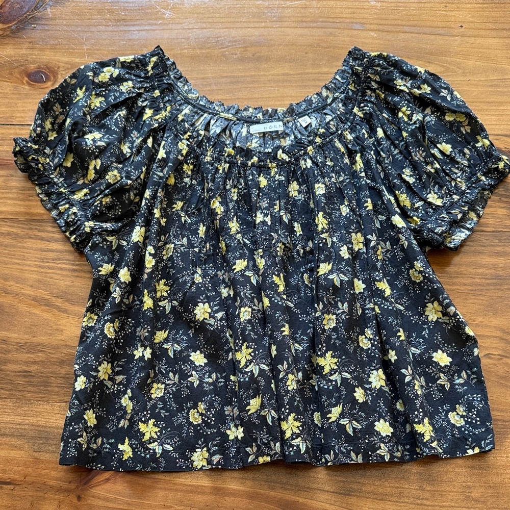 Doen Floral Black and Yellow Blouse. Size medium